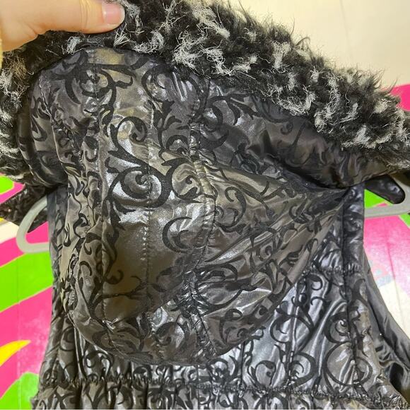 Vanity, Puffer Vest, Detachable Hood. Velvety Embossed Vest. Size Large. - Picture 4 of 8
